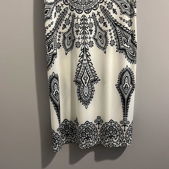 ABSTRACT A-LINE DRESS (10) - Picture 7 of 11